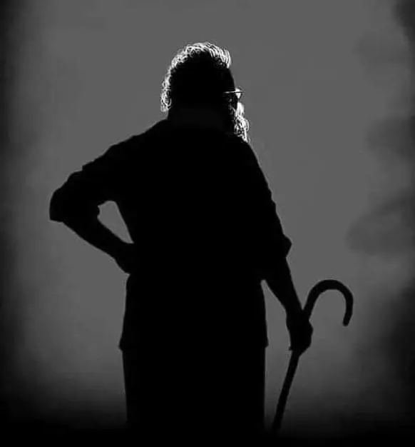 மனிதப் பிறவியில் பெண்கள் இழி பிறவிகள் எனவும், ஆண்களோடு சம உரிமை பெற அறுகதையற்றவர்கள் எனவும் அனைவரும் நடத்தினர்.