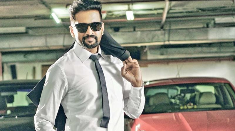 ரசிகர்களுக்கு கிறிஸ்துமஸ் வாழ்த்து தெரிவித்த நடிகர் சந்தானம்!