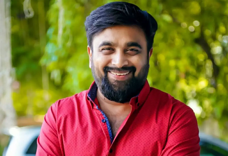 அரசியலில் இருந்தாலும் சினிமாவில் நடிக்க வேண்டும்....விஜயை இயக்க விரும்பிய சசிகுமார்!