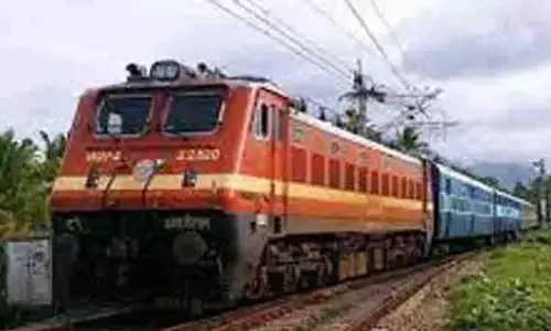 தண்டவாளத்தில்
