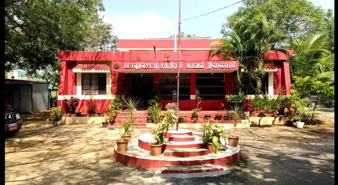 மாற்றுத்திறனாளி மாணவிக்கு பாலியல் தொல்லை-ஆசிரியர் கைது