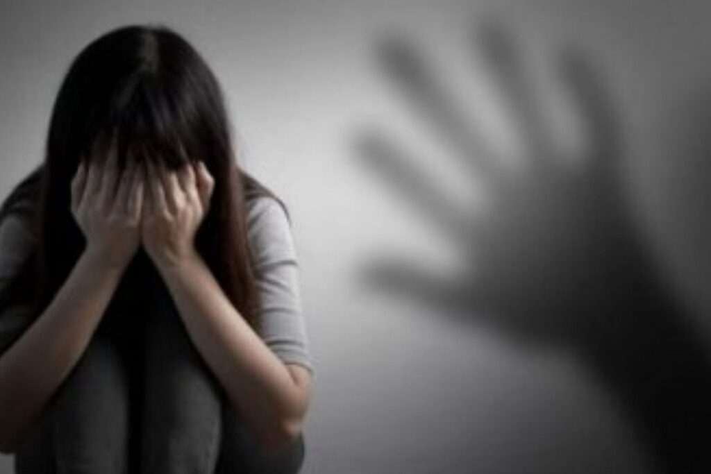 மாற்றுத்திறனாளி மாணவிக்கு பாலியல் தொல்லை-ஆசிரியர் கைது