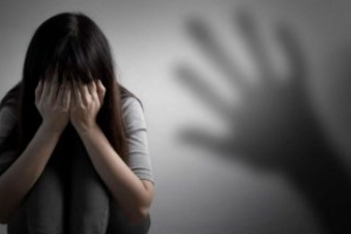 மாற்றுத்திறனாளி மாணவிக்கு பாலியல் தொல்லை-ஆசிரியர் கைது