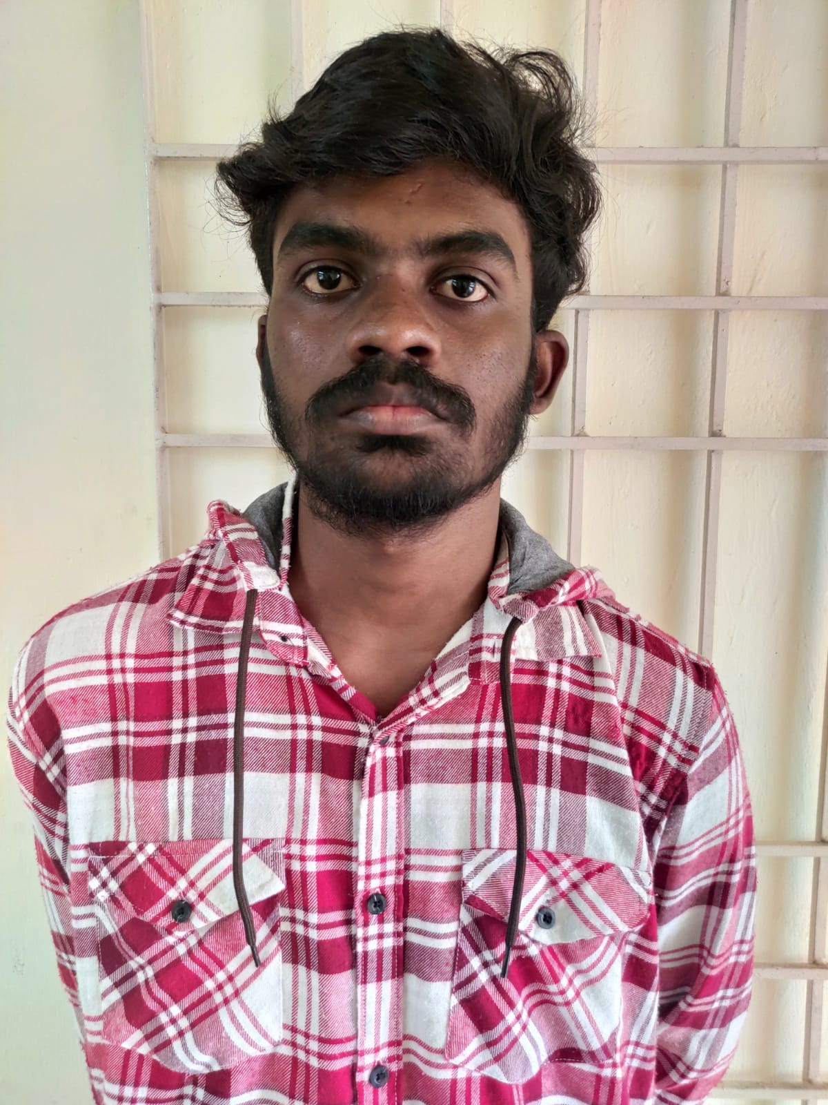 பெட்ரோல் டேங்கில்