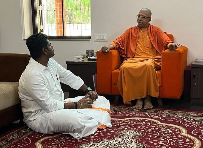 திமுகவிற்கும் அதிமுகவிற்கும் என்ன வித்தியாசம்?