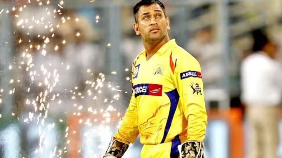 ரெண்டே சிக்ஸ் - 5000 ரன்களை எடுத்தார் M. S. தோனி