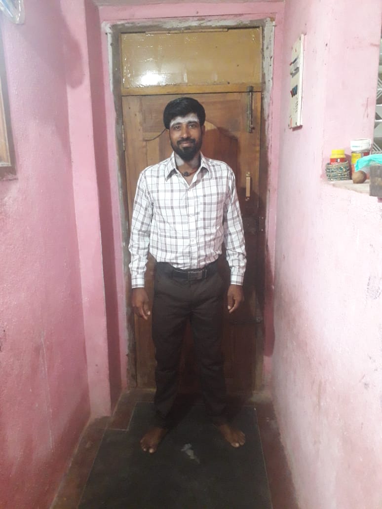காவல் நிலையம் முன்பு பெட்ரோல் ஊற்றி தற்கொலை