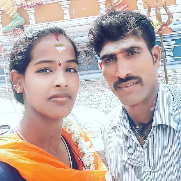 காவல் நிலையம் முன்பு பெட்ரோல் ஊற்றி தற்கொலை