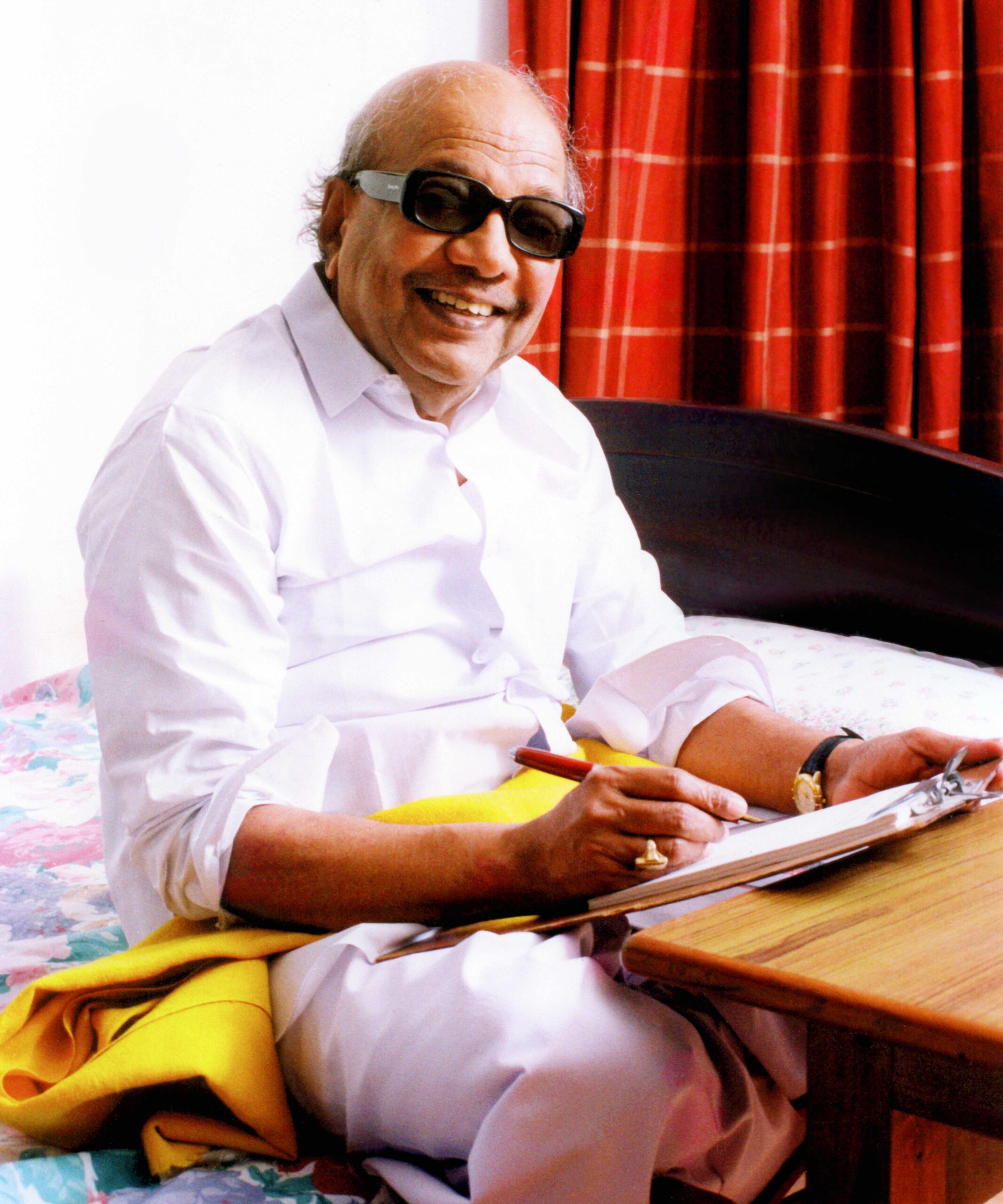 கலைஞருக்கு பேனா நினைவு சின்னம்-பகுத்தறிவின் அடையாளம்.