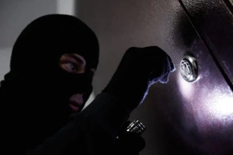 வாழப்பாடியில் இன்று அதிகாலை துணிகர கொள்ளை 