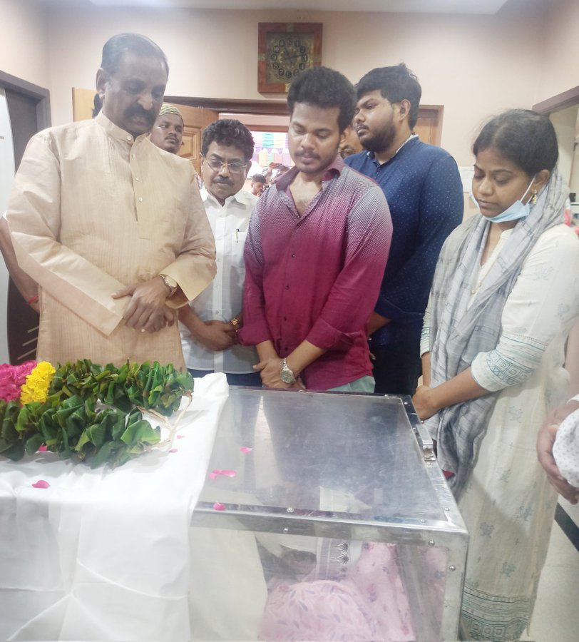 நல்ல தயாரிப்பாளரை நாம் இழந்து விட்டோம் - வைரமுத்து 