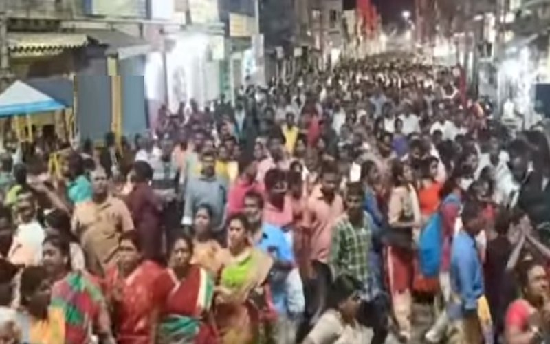 சித்ரா பௌர்ணமியையொட்டி, கோயில்களில் குவிந்த பக்தர்கள்! 