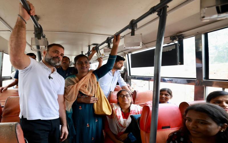 கர்நாடகாவில் சூடுபிடித்த இறுதிக்கட்ட பிரச்சாரம்....பொதுமக்களுடன் பேருந்தில் பயணம் செய்த ராகுல் காந்தி!