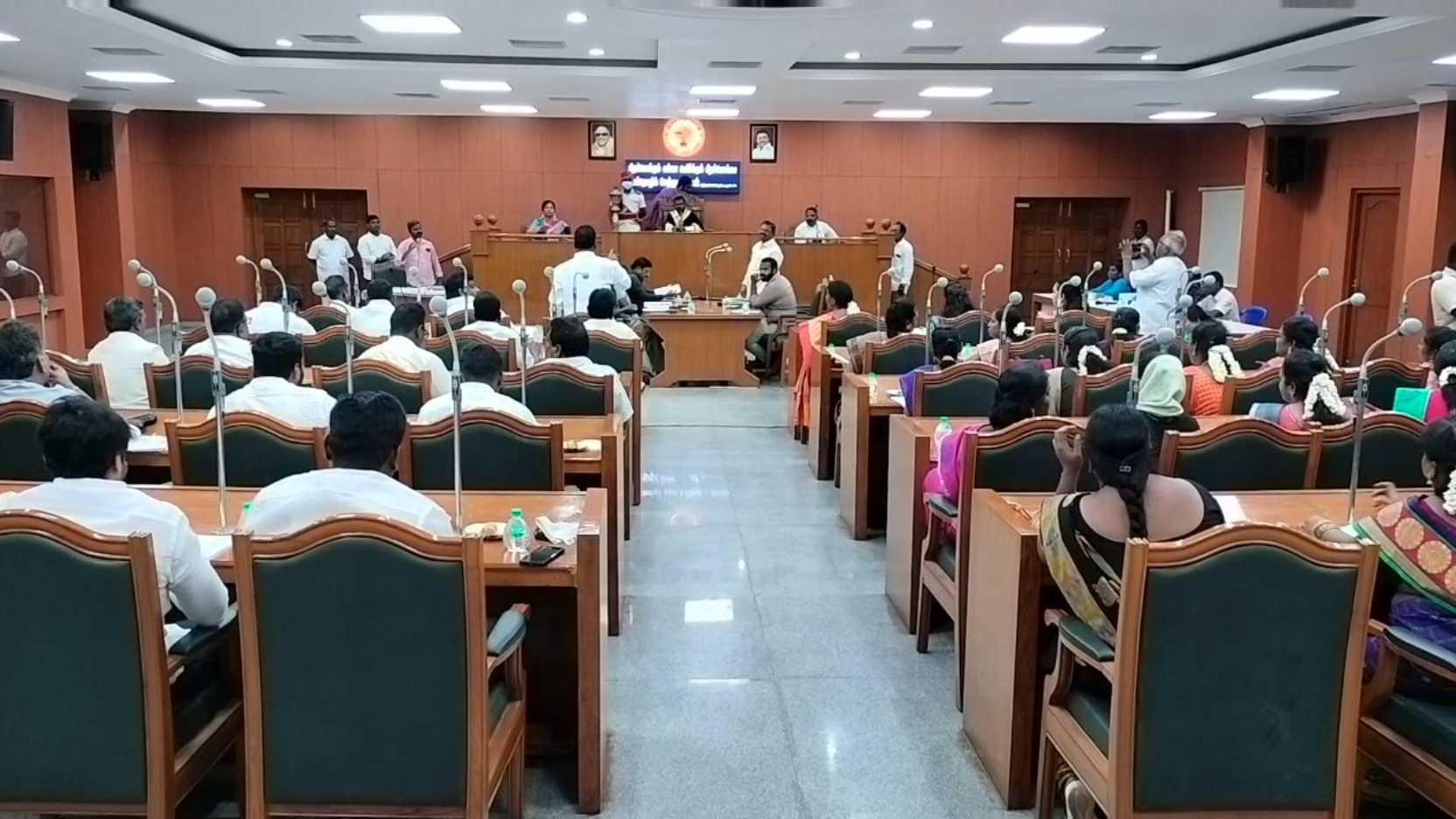 ஆவடி மாநகராட்சி அதிகாரிகளை கண்டித்து மன்றக் கூட்டம் ரத்து