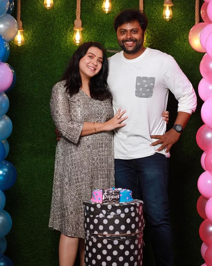 'சந்திரலேகா' சீரியல் நடிகை கர்ப்பமா இருக்காங்க