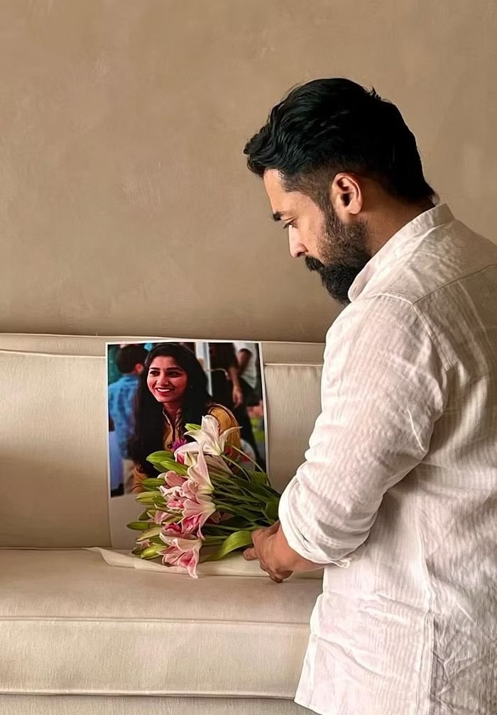 துப்பாக்கிச் சூட்டில் உயிரிழந்த ரசிகைக்கு சூர்யா அஞ்சலி