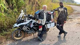 13 லட்சம் மதிப்புள்ள பைக் - சக ரைடருக்கு அஜித் பரிசு