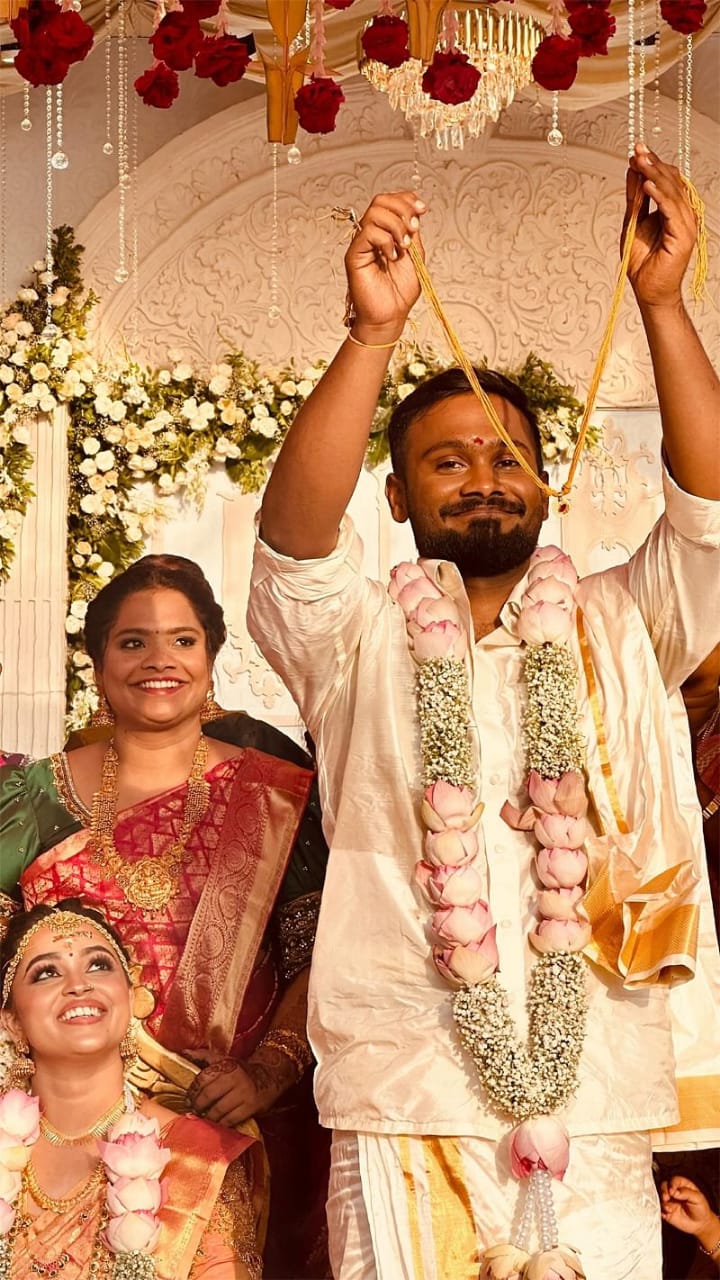 காதலியை கரம் பிடித்தார் எருமா சானி விஜய் 