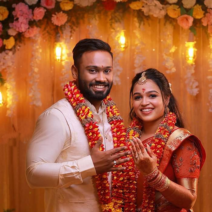 காதலியை கரம் பிடித்தார் எருமா சானி விஜய் 