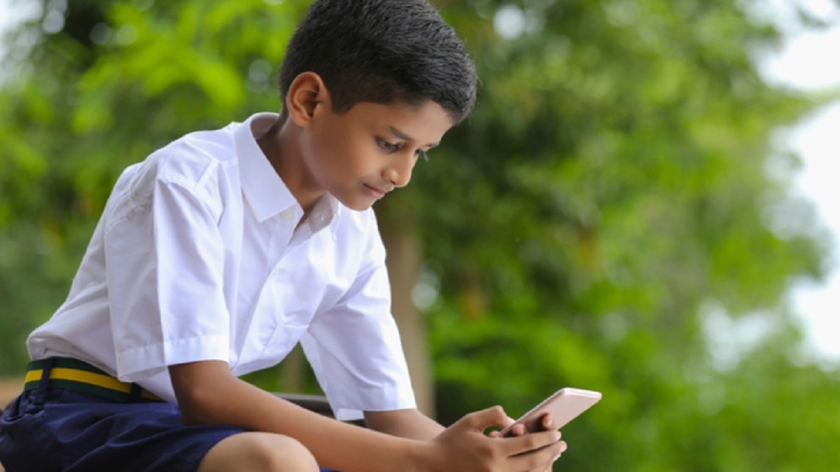 முதல் மதிப்பெண் பெற்ற மாணவன்- 4