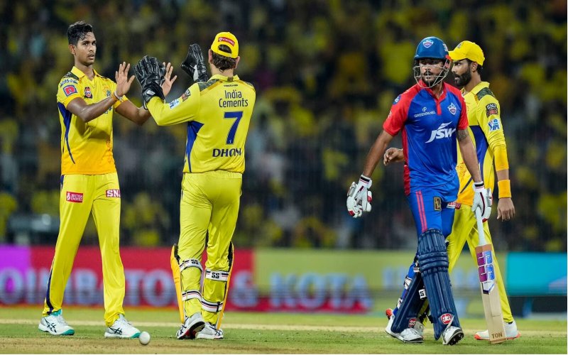 சென்னை சூப்பர் கிங்ஸ் அணி பிளே ஆஃப் சுற்றுக்குத் தகுதி!