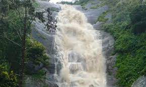 மழை காரணமாக கொடைக்கானலில் நிலவும் ரம்மியமான சூழல்