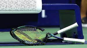 களத்தில் ராக்கெட்டை அடித்து உடைத்த கஜகஸ்தான் வீரர்