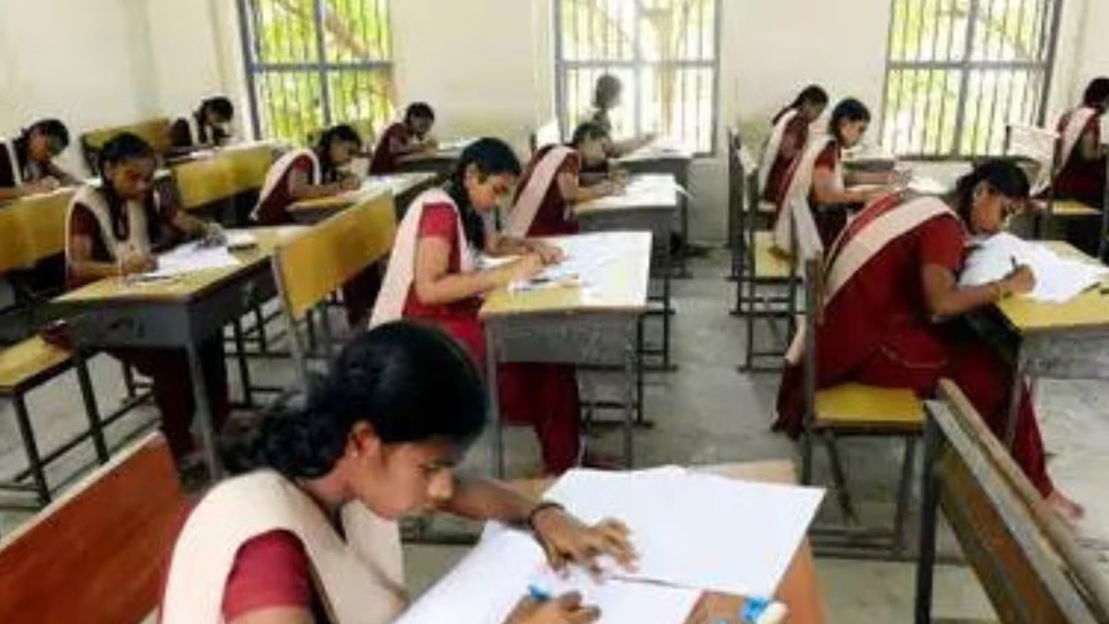 பத்து மற்றும் பதினோறாம் வகுப்பு தேர்வு முடிவுகள் நாளை வெளியாகிறது