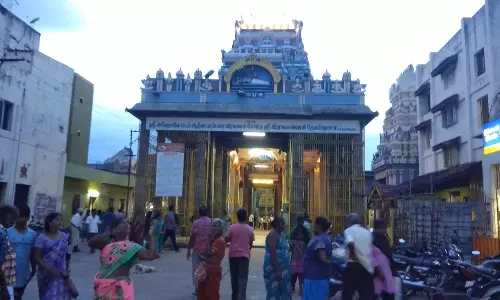 வீரராகவ பெருமாள் கோவிலில்