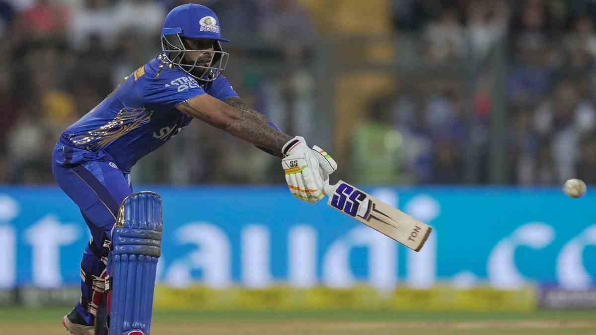 டி 20 கிரிக்கெட்டில் முதல் சதம் விளாசினார் சூர்யகுமார்