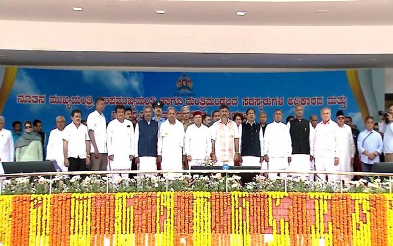 கர்நாடகா அமைச்சர்கள் பதவியேற்பு!