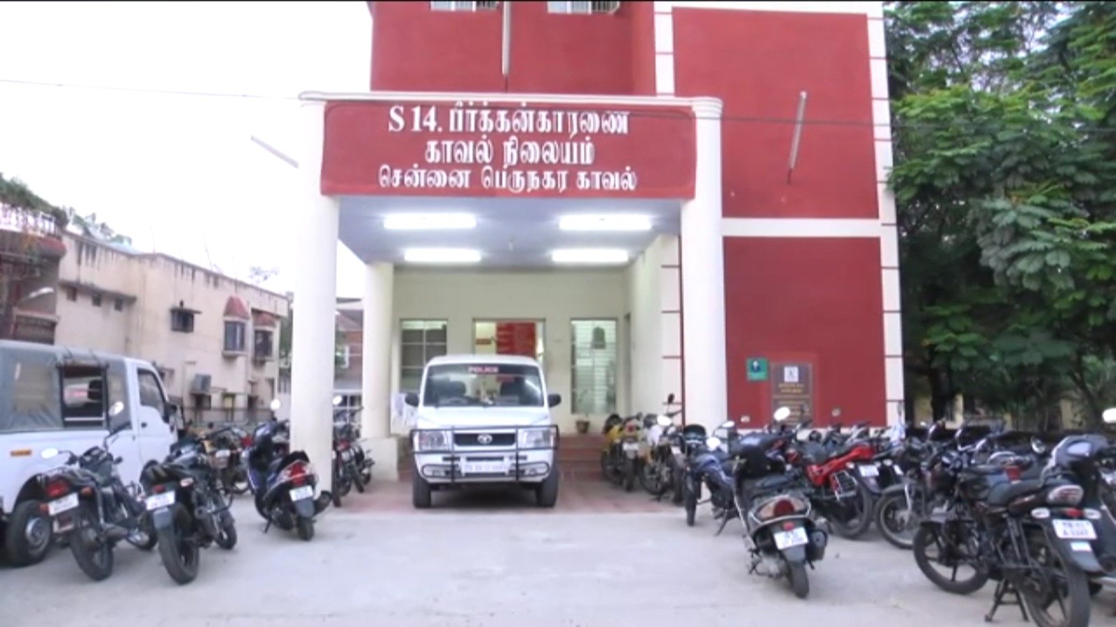 தாம்பரம் அருகே வாலிபர் வெட்டி கொலை!