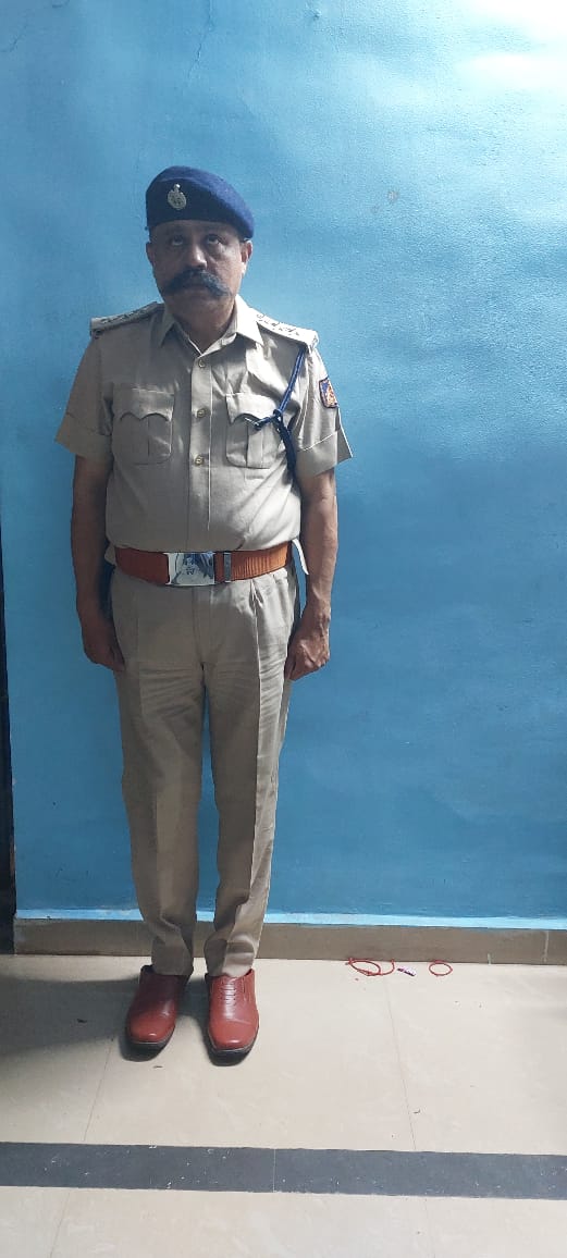 பணத்தை பறித்து செல்லும் கும்பலை கைது செய்த போலீசார்