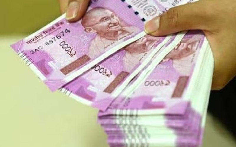 2,000 ரூபாய் நோட்டுகளை வங்கியில் செலுத்த படிவம் வெளியீடு!