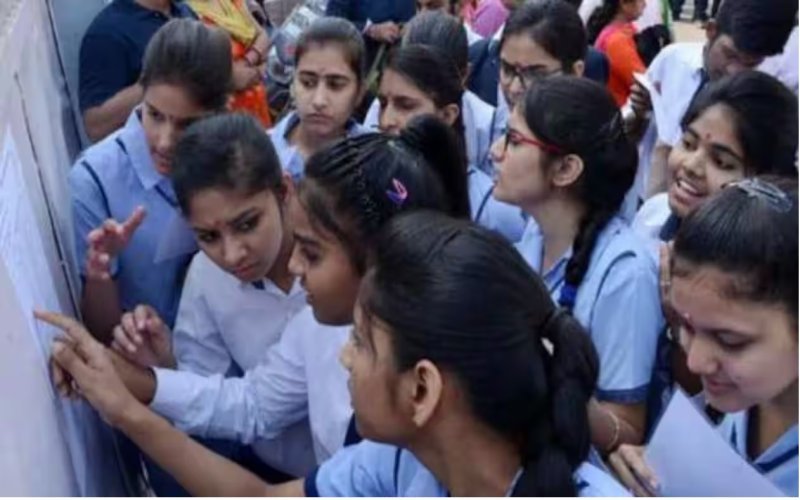 11- ஆம் வகுப்பு பொதுத்தேர்வு முடிவுகள் வெளியீடு!