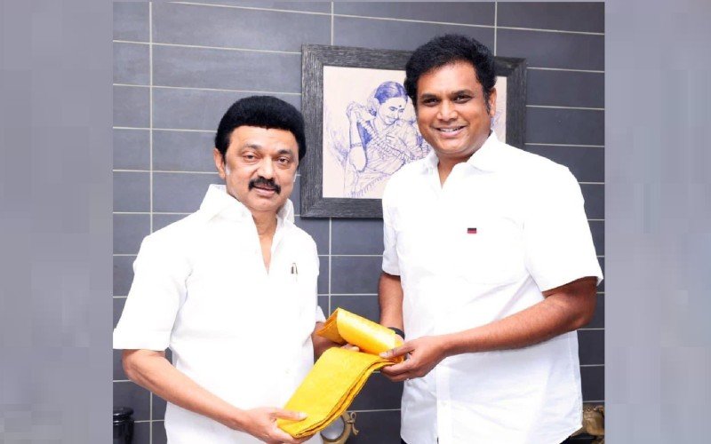 தமிழக அமைச்சரவையில் சேர்க்கப்பட்டுள்ள டி.ஆர்.பி.ராஜாவின் பின்னணி குறித்து விரிவாகப் பார்ப்போம்!