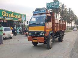 ஈச்சர் வேனில் வைத்திருந்த 19 லட்சம் பணம் கொள்ளை -  போலீசார் விசாரணை