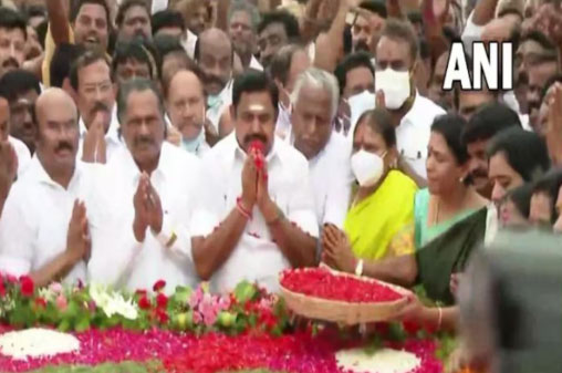 பிரதமர் வேட்பாளர்! ஜெ., போட்ட கணக்கை போடும் எடப்பாடி!