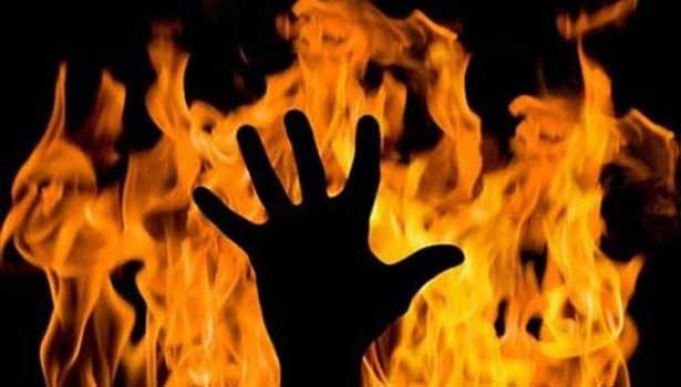 வியாபாரி தீக்குளித்து தற்கொலை