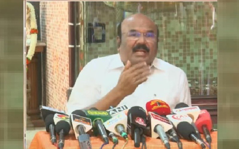 "அமைச்சர் பதவியில் இருந்து செந்தில் பாலாஜியை முதலமைச்சர் உடனடியாக நீக்க வேண்டும்"- முன்னாள் அமைச்சர் ஜெயக்குமார் வலியுறுத்தல்!
