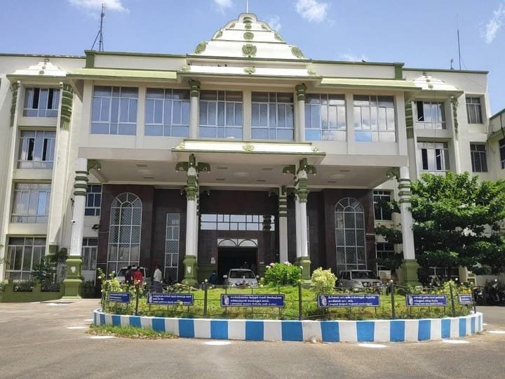 வாய்க்கால் பராமரிப்பு பணி - கரூர் மாவட்ட கலைக்டர்