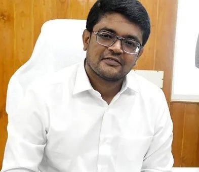 அமைச்சர் - எம்.பி. நேருக்கு நேர் மோதல்! ஆட்சியருக்கு நேர்ந்த கதி!