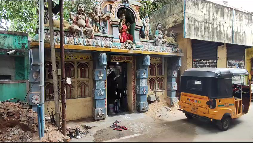 திருவொற்றியூரில் அம்மன் கோயிலை பழுது பார்த்து தந்த இஸ்லாமியருக்கு பாராட்டு