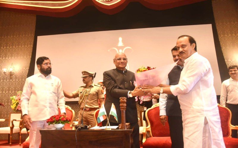 கட்சி, சின்னத்திற்கு உரிமைக் கோரினார் துணை முதலமைச்சர் அஜித்பவார்!