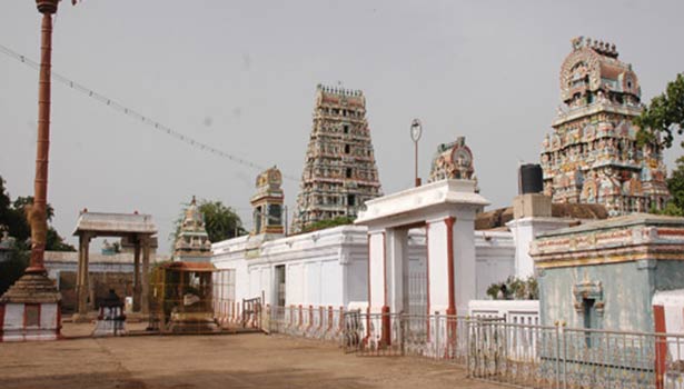 தமிழில் குடமுழுக்கு நடத்த சொன்னதற்காக தாக்குதல்.. புரோகிதர்கள் மீது ஆவடி கமிஷனர் ஆபிஸில் புகார்.. 