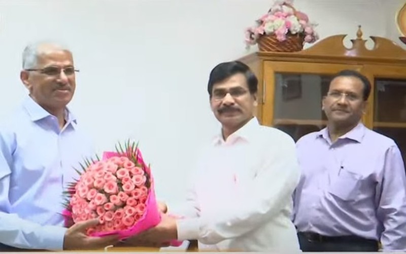 49ஆவது தலைமைச் செயலாளராக சிவ்தாஸ் மீனா பொறுப்பேற்றார்!