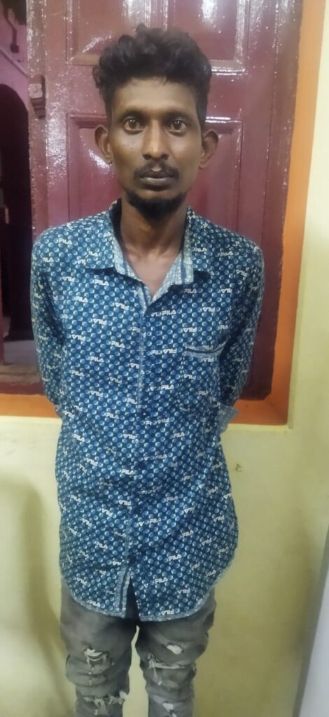 நோயாளியை பார்க்க வந்தவரிடம் வழிப்பறி செய்ய முயன்ற இருவர் கைது