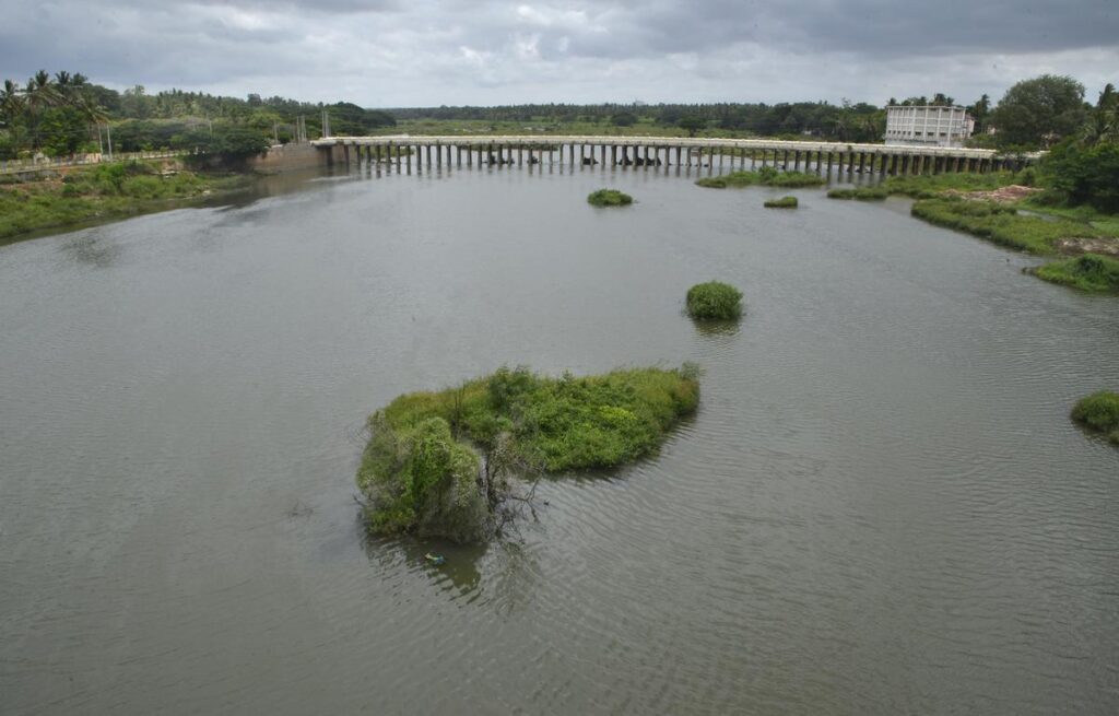 காவிரி நீர் வழக்கு– உச்சநீதிமன்றத்தில் திங்கள்கிழமை விசாரணைக்கு வருகிறது