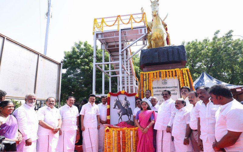 தீரன் சின்னமலை நினைவுதினம்- முதலமைச்சர் மு.க.ஸ்டாலின் மரியாதை!