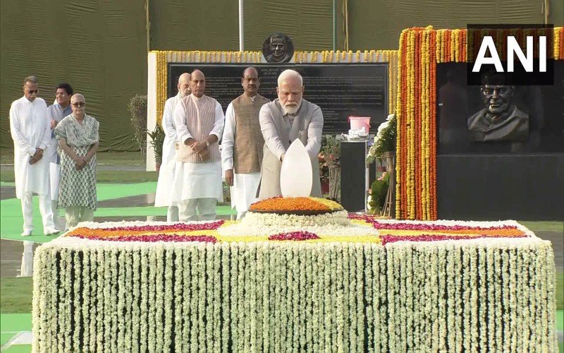 வாஜ்பாய் நினைவுத் தினம்- குடியரசுத் தலைவர், பிரதமர் மரியாதை!